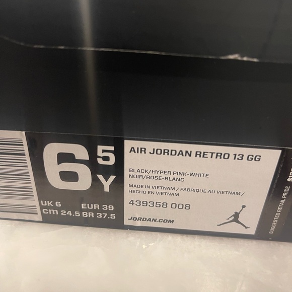 Air Jordan Retro 13 in White, Pink and Black. Like new condition! - Picture 8 of 9